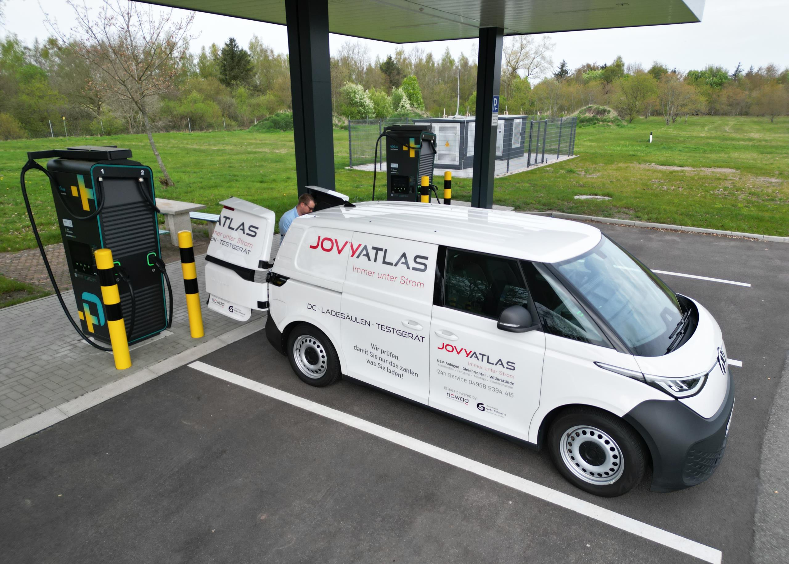 JOVYATLAS DC-Ladesäulentestgerät an Ladesäule