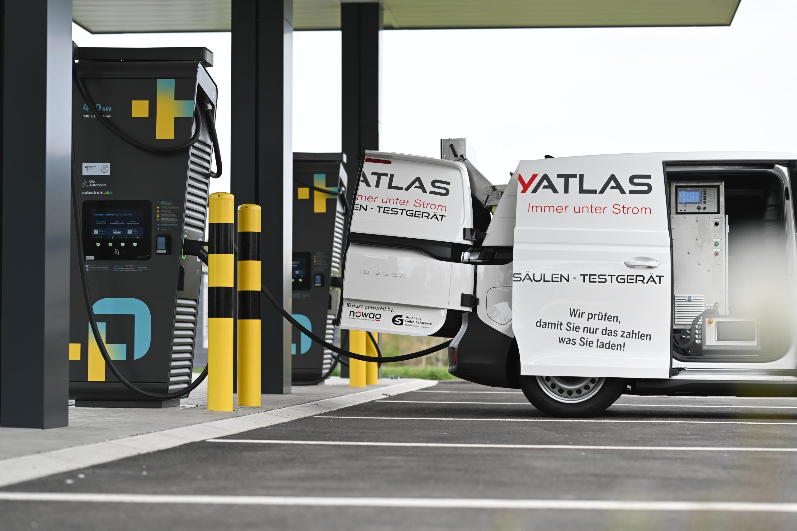 JOVYATLAS DC-Ladesäulentestgerät im Fahrzeug